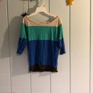 Quarter sleeve striped shirt